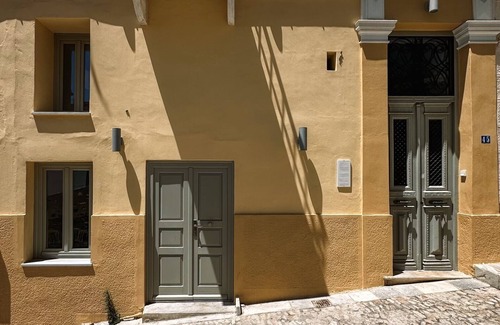 Ermoupoli Apartment | Maltese Cross Domino Syros