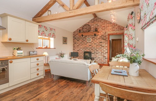 Bispham Green Cottage | MALTKILN COTTAGE AT CROOK HALL FARM, with a garden in Bispham Green