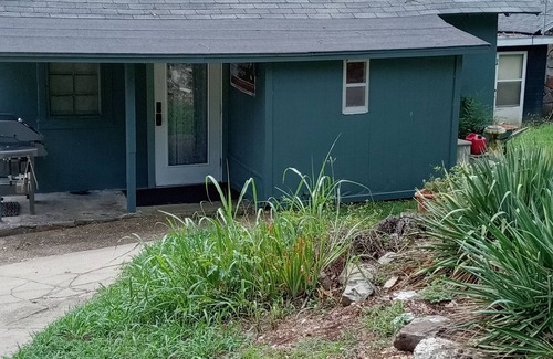 Branson Cottage | Mama Bear Cottage 23 min to Silver Doller city