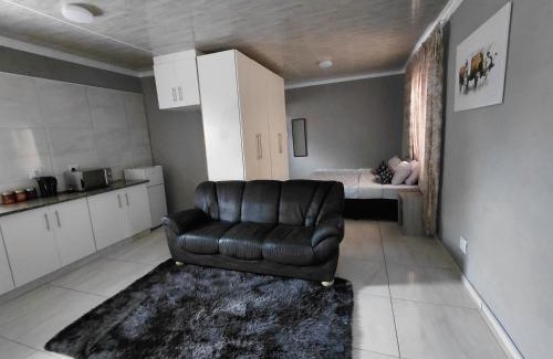 Newcastle Apartment | Mama R's Budget-friendly BACKROOM 1