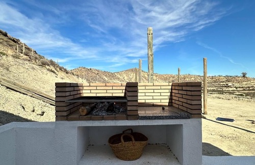 Tabernas Ski Chalet | MAMANGUEÑA CORTIJO POOL AND CAVE. DESERT TAVERNS. RELAX. AVENTURA.CINE
