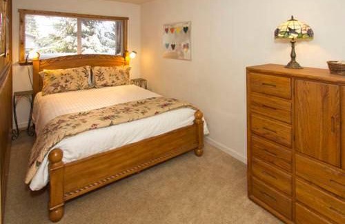 Mammoth Lakes House | Mammoth View Villas - Shop Hike or Golf