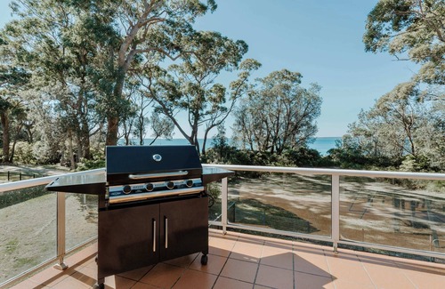 Vincentia Cottage | Mana Magic - Beachfront with Great ocean views