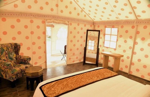 Kanoi Hotel | Manbha Camps And Resorts