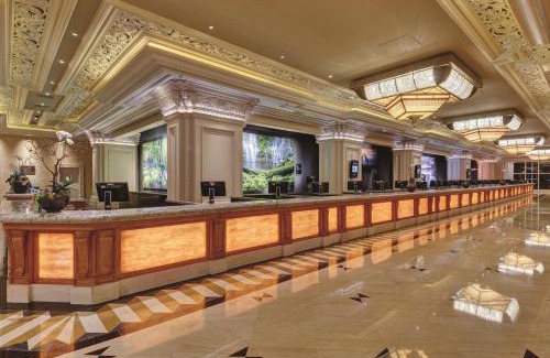 Las Vegas Strip Resort | Mandalay Bay