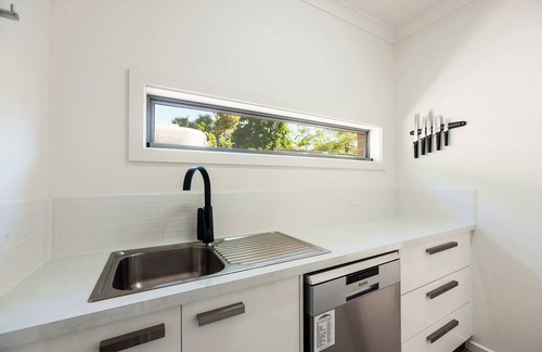Echuca House | Mandel on High - Echuca Holiday Homes