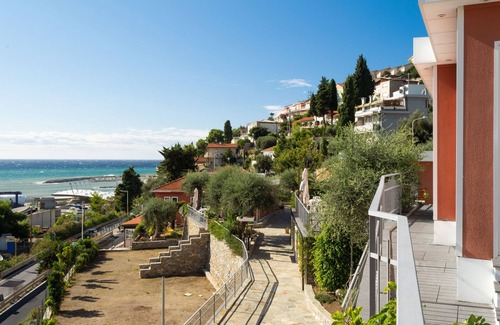 San Lorenzo al Mare House | Mandorlo (SLR401) by Interhome