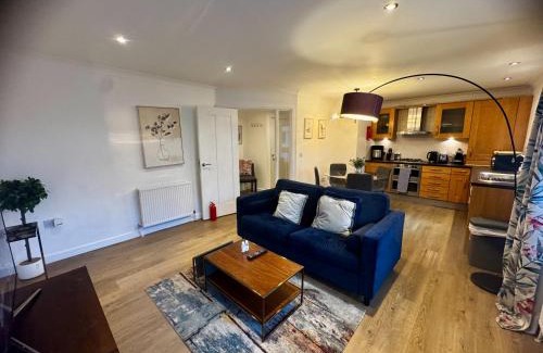 Cambridge Apartment | Mango Tree Apartment