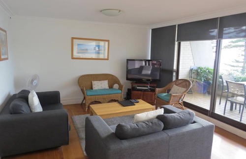 Manly Hotel | Manly Paradise Motel & Apartments