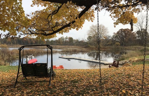 Sheridan House | Mann Lake Cottage, Year Round, Pet friendly, sleeps 14, private relaxing, groups