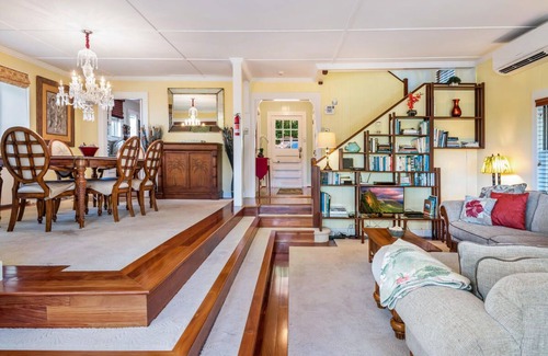 Manoa House | Manoa Valley A 2BR with ocean and mountain views