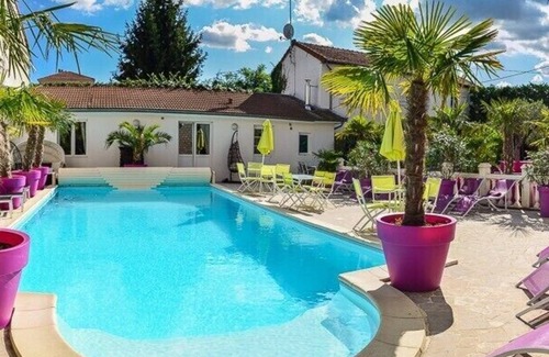 Vitry-le-Francois House | Manoir François 1er la violette