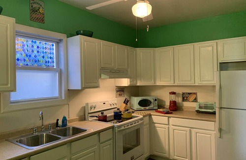 Willoughby Spit Cottage | Manor and Mutts #1 - Beach Front, Pet Friendly, High Speed WiFi, Private