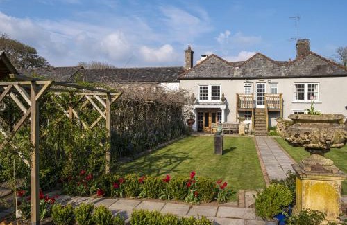 Dartmouth House | Manor Farmhouse