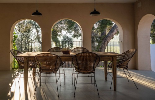 Subirats House | Manor house in a vineyard estate, 35' from Barcelona