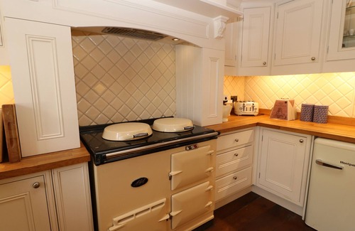 Bainbridge House | MANOR HOUSE, pet friendly, character holiday cottage in Hawes
