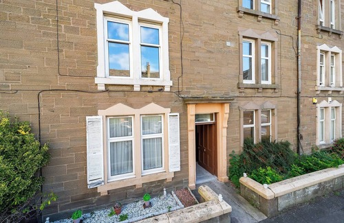 Broughty Ferry Apartment | Manor Place - Convenience and Style