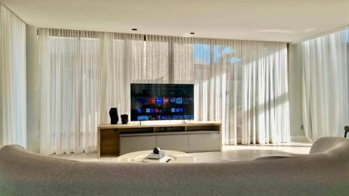 Canto do Mar House | Mansão em Guarajuba – 7 Suítes a 50m da Praia!