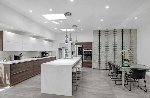 Greater Wilshire - Hancock Park Villa | Mansfield Modern - Ultimate Entertainer’s Oasis with Guest House