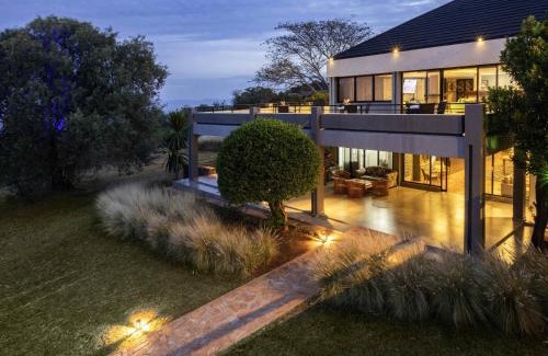 Agakera National Park Hotel | Mantis Akagera Game Lodge
