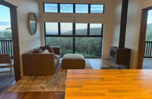 Verrierdale House | Mantra Guest House - Noosa Hinterland Stay with Views and Private Deck