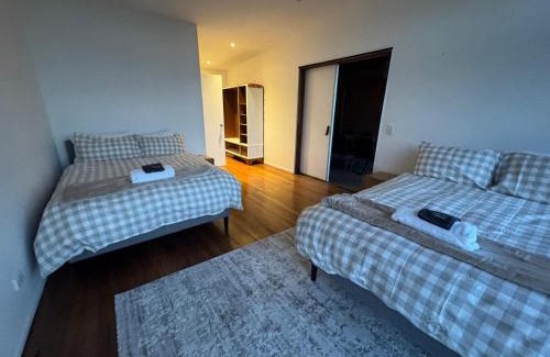 Verrierdale House | Mantra Guest House - Noosa Hinterland Stay with Views and Private Deck