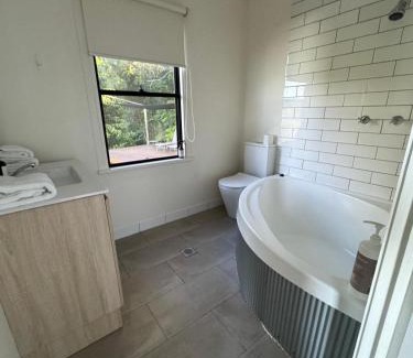 Verrierdale House | Mantra Guest House - Noosa Hinterland Stay with Views and Private Deck