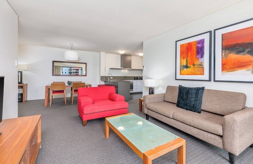 East Perth Apartment | Mantra on Hay Perth