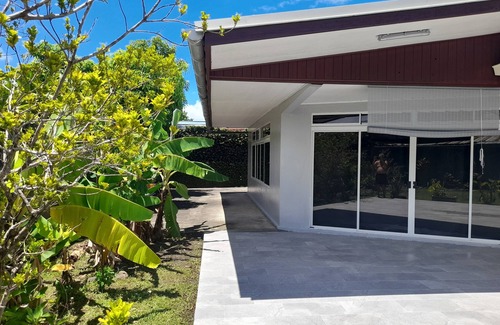 Faaa House | Manureva Lodge