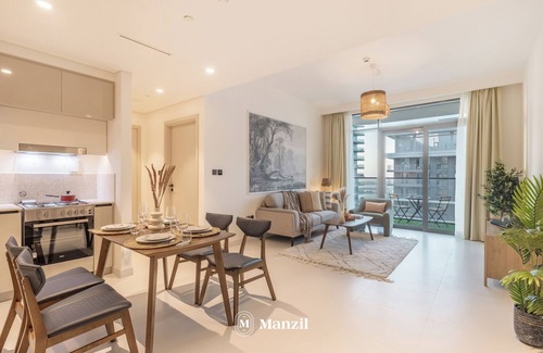 Dubai Marina Apartment | Manzil - Stylish 1BR in Emaar Beachfront