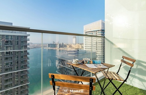Dubai Marina Apartment | Manzil - Stylish 1BR in Emaar Beachfront