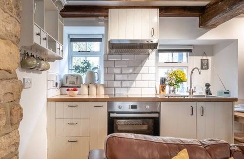 Chipping Norton Cottage | Maple Cottage - Beautiful 2BD Home, Perfect For Family Retreat