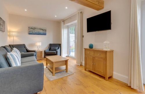 Ashford House | Maple Cottage in Woodchurch