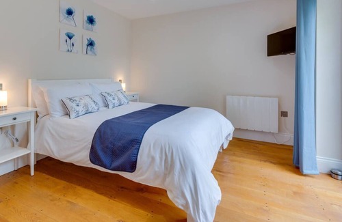 Ashford House | Maple Cottage in Woodchurch