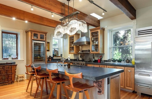 Mapleton Hill House | Mapleton Hill Luxury Mansion- Walk to Pearl Street and Hiking