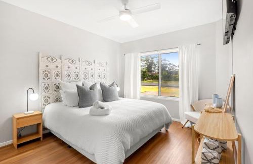 Callala Beach House | Mar-Lins - Pet Friendly - 2 Mins Walk to Beach