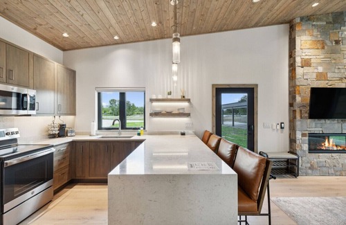 Hamilton Cabin | Mara Luxury Cabin- Aspen