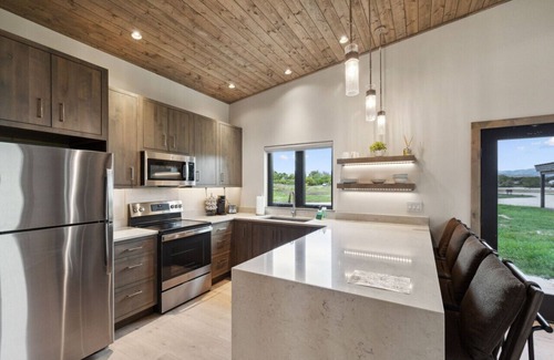 Grantsdale Cabin | Mara Luxury Cabins- Ponderosa