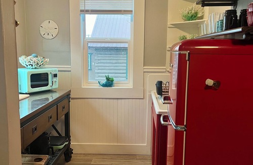 Seward Apartment | Marathon Historic Apartments-heart of Downtown - Charming 1 bedroom