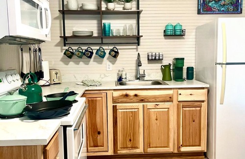Seward Apartment | Marathon Historic Apartments- heart of downtown-View-1 bedroom sleeps 4
