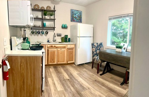 Seward Apartment | Marathon Historic Apartments- heart of downtown-View-1 bedroom sleeps 4