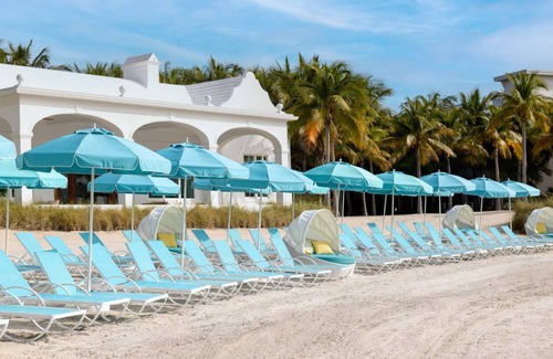 Marathon Apartment | Marathon Oceanfront | 2 King Beds + Balcony