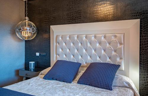 Ojen Apartment | Marbella Oasis, Pool, Garden, Golf, Tennis, Padel, Gym, Sauna