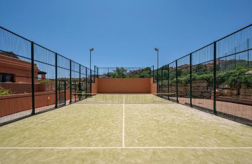 Ojen Apartment | Marbella Oasis, Pool, Garden, Golf, Tennis, Padel, Gym, Sauna