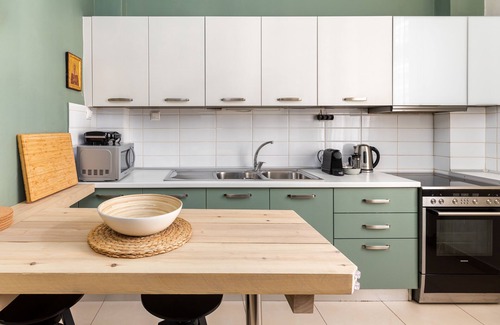 Thessaloniki City Centre Apartment | Margarita by halu! 3-BD tropical house