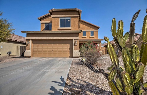 Maricopa House | Maricopa Home w/Outdoor Seating, 2 Mi to Golf!