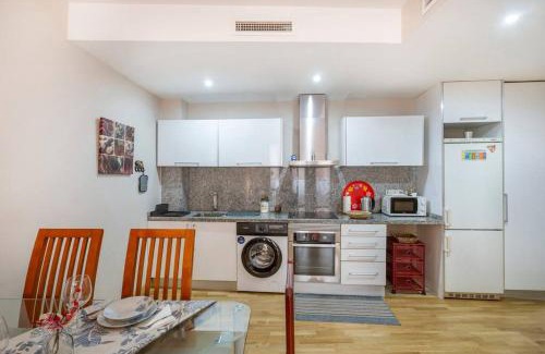 San Anton Apartment | Marieta Apartment by The Castle with AC