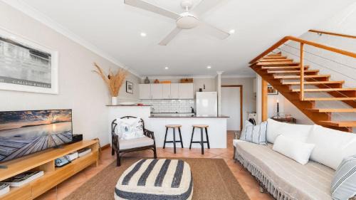 Killcare House | 'Marina Bay View' By HolidayCo