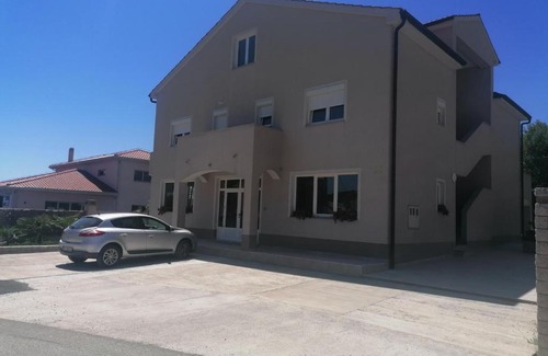 Sarsoni Apartment | Marina