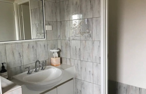 Beresford Apartment | Marina Luxury Apartment with Ocean Views Beresford